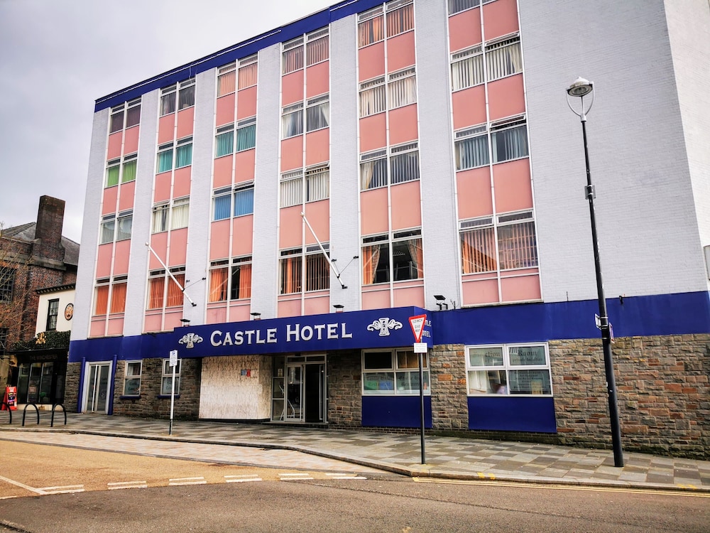 Castle Hotel 1/31