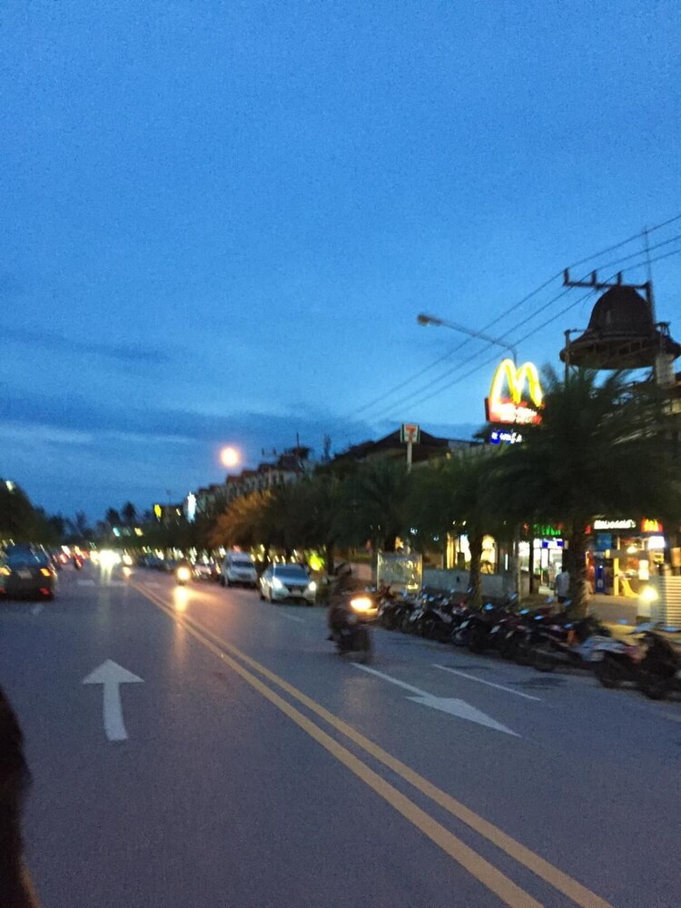 J Hotel 46/51