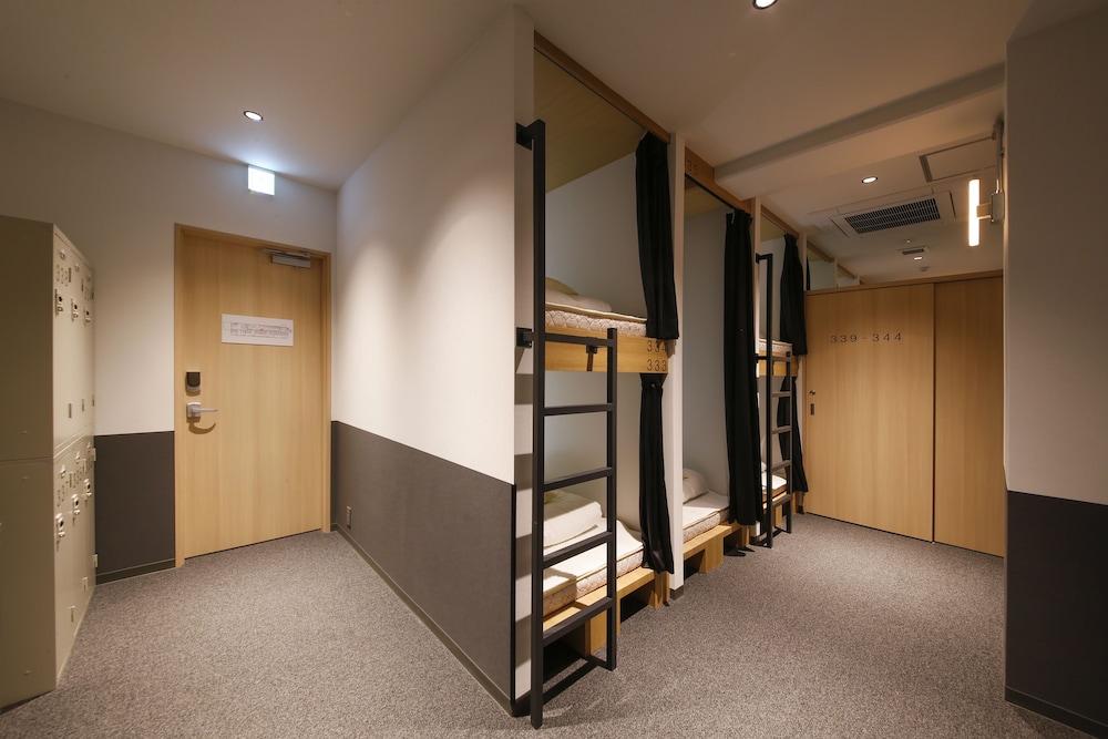 White Hostel Shinsaibashi 25/50