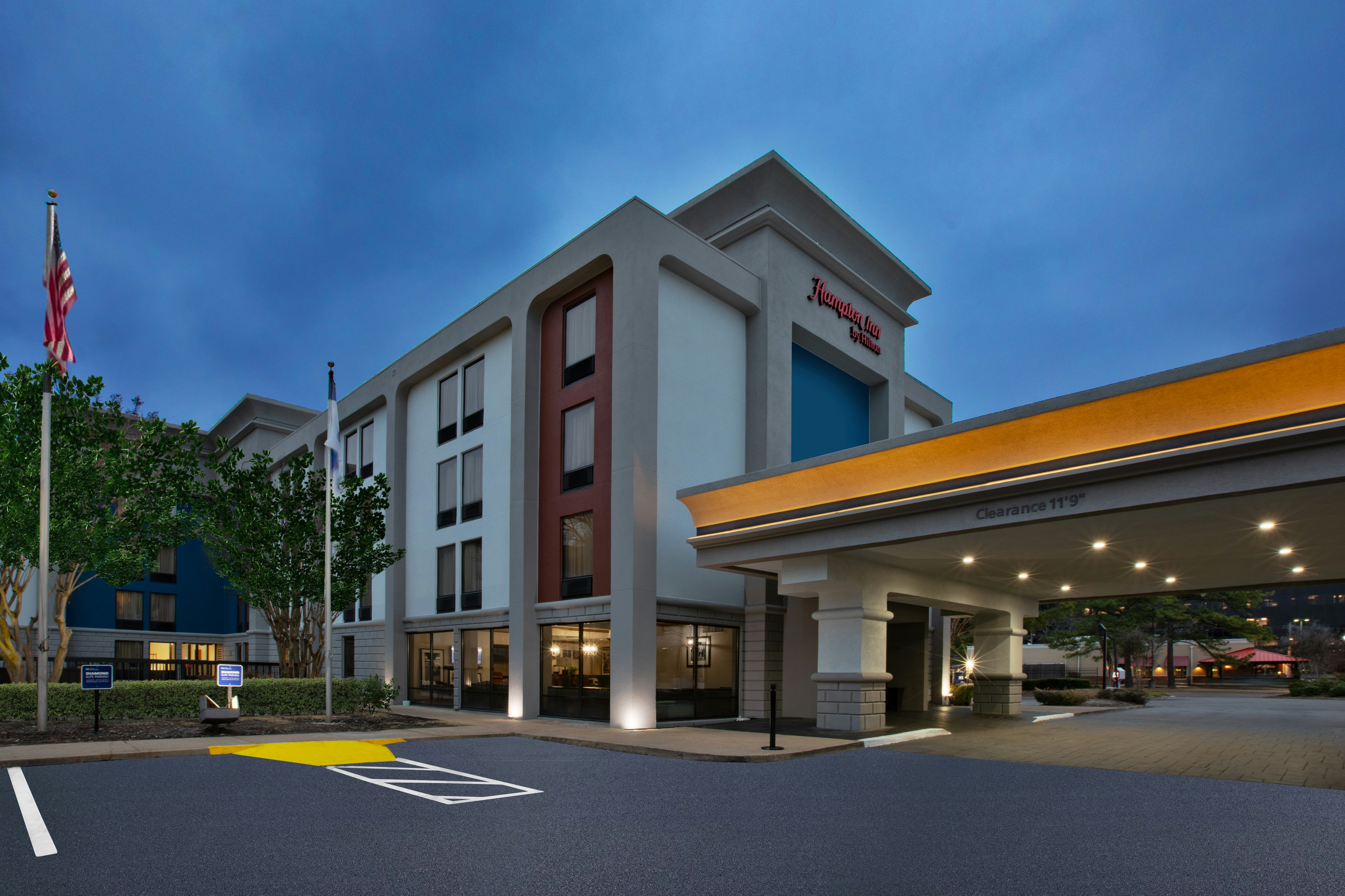Hampton Inn Memphis-Poplar 49/53