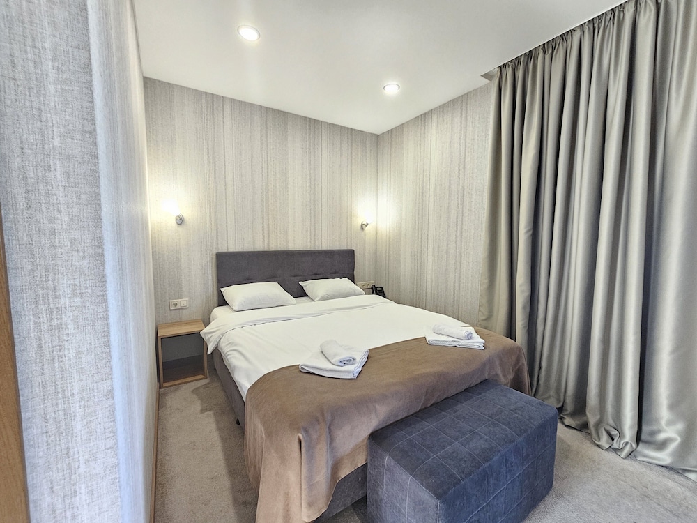 Brooch Boutique Hotel 38/63