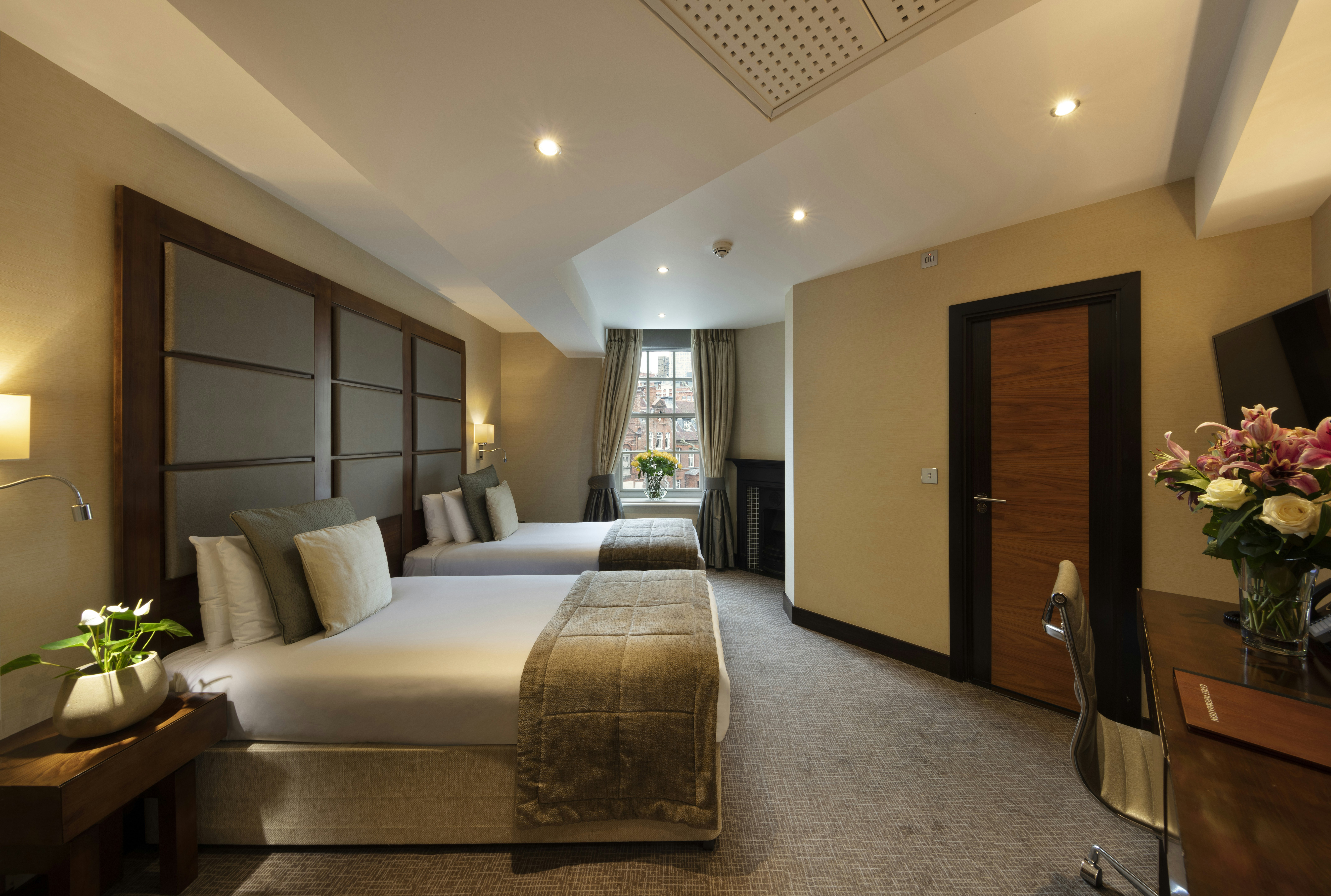 Wellington Hotel by Blue Orchid 15/22