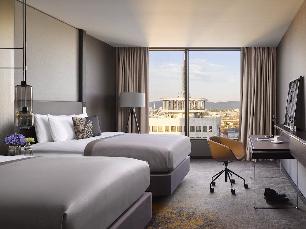 INTERCONTINENTAL LJUBLJANA 66/76