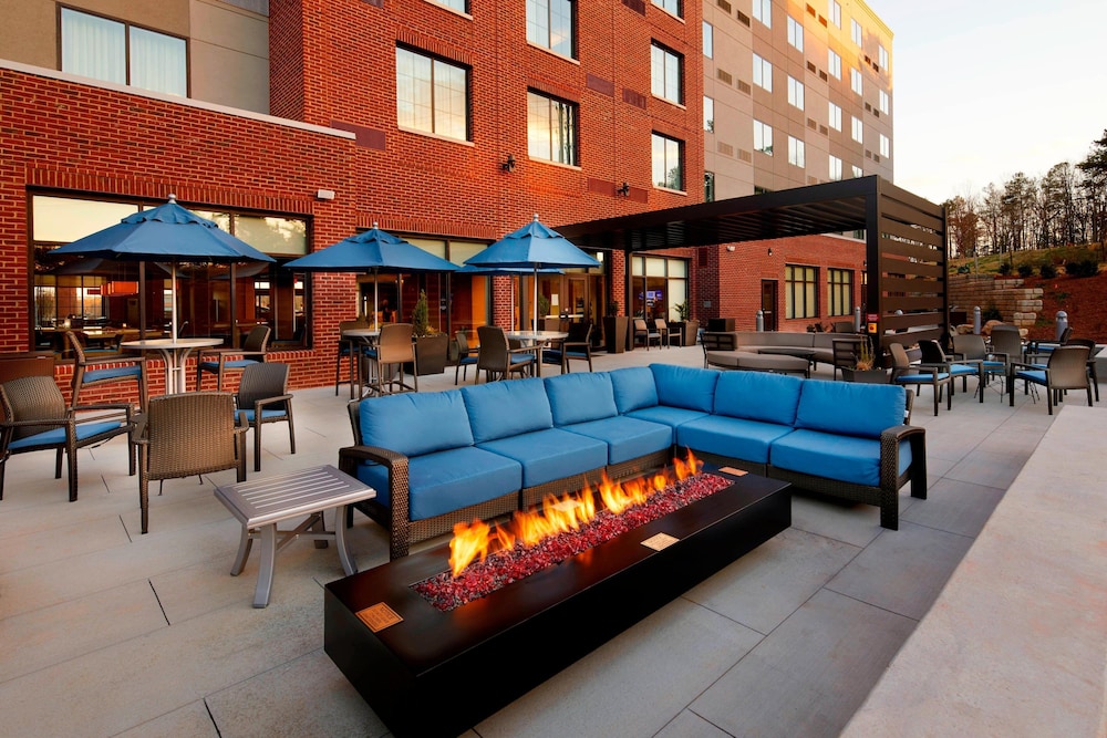 COURTYARD CHARLOTTE FORT MILL, SC 5/53