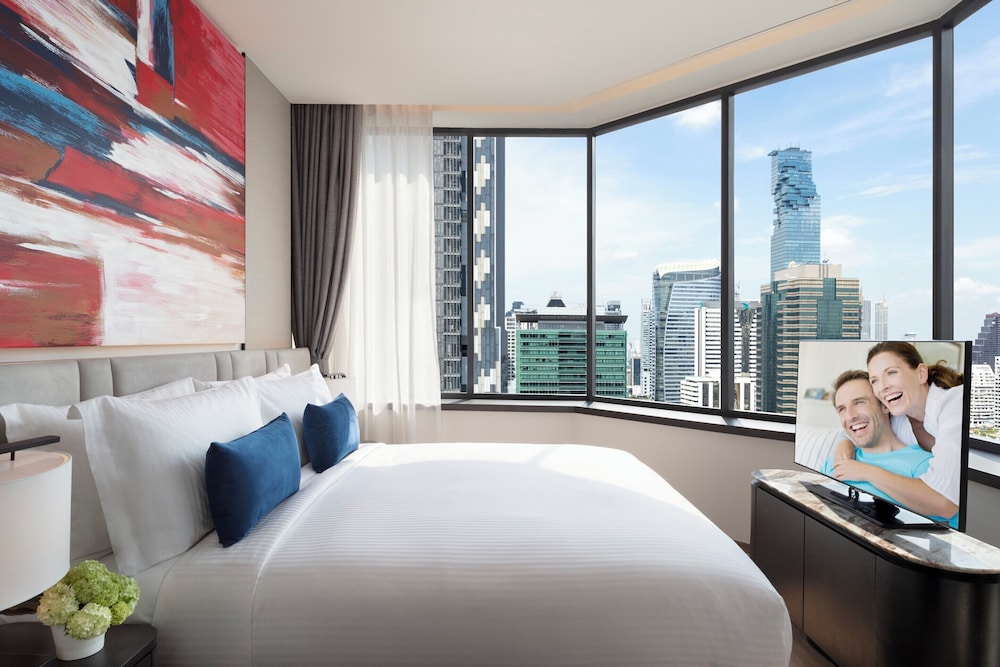غرفة بريميير بسرير كينج وسرير كوين بغرفتي نوم، Ascott Embassy Sathorn 2/4