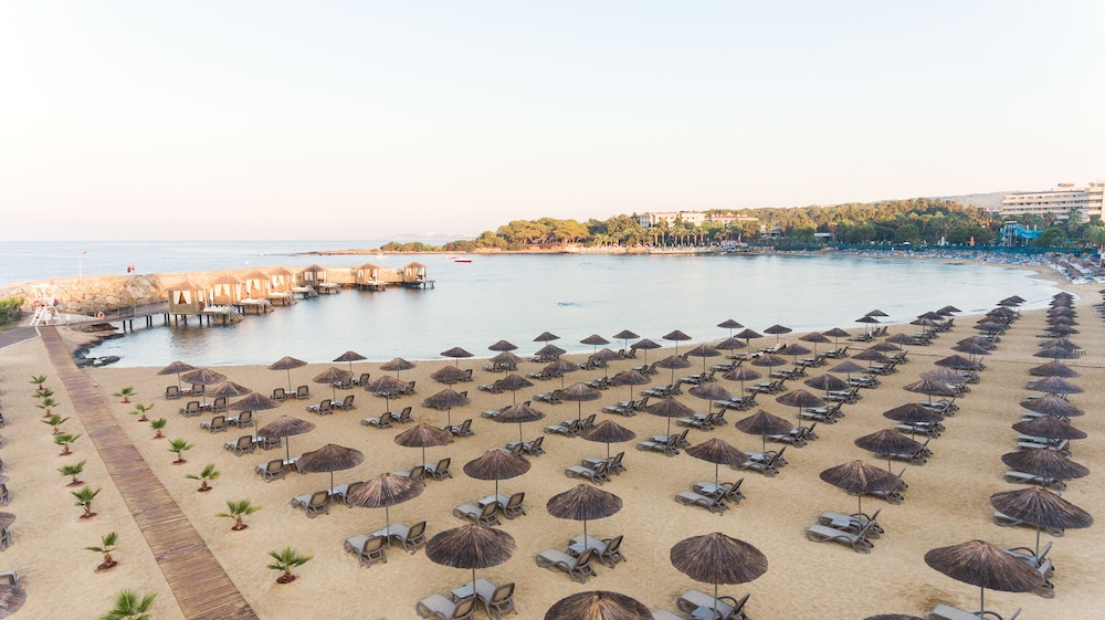 Rubi Platinum Spa Resort and Suites 69/72