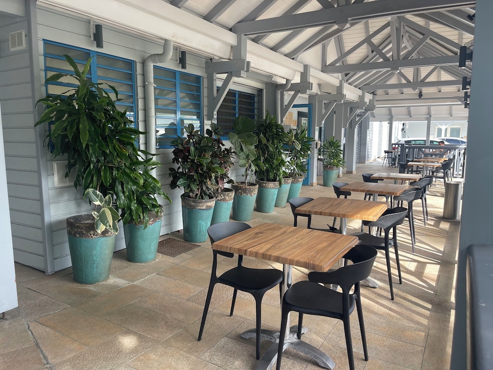 KARAIBES HOTEL 46/65