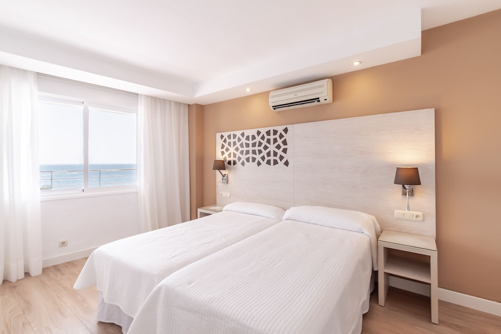 Puerto Azul Marbella 10/70