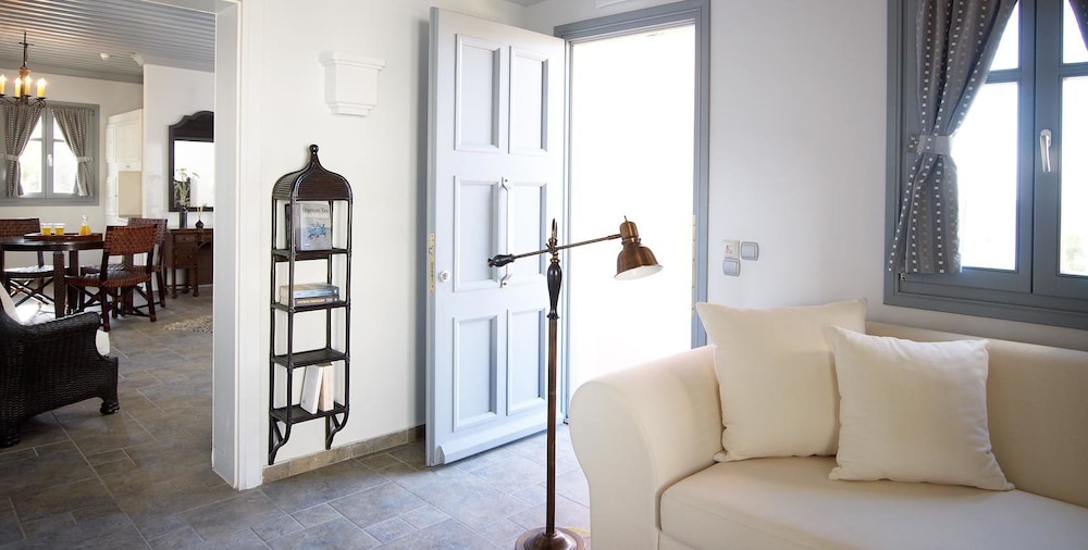Porto Kea Suites 52/70