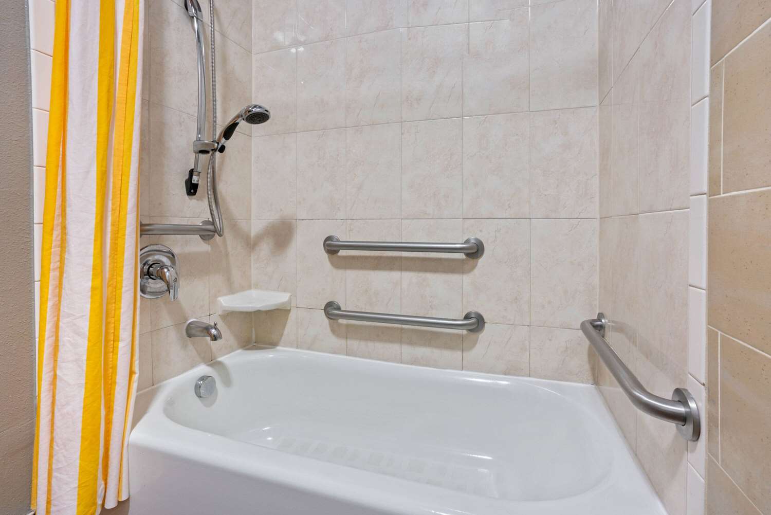 La Quinta Inn & Suites by Wyndham Houston Bush Intl Airpt E 29/30