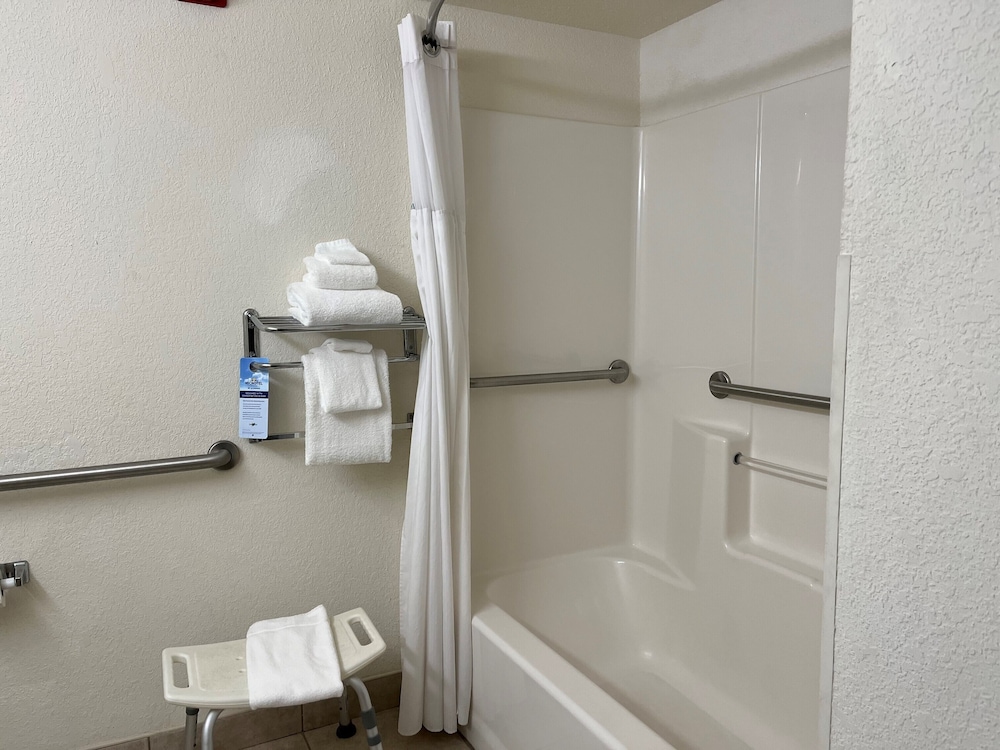 Studio, Suite, Queen Bed, Accessible