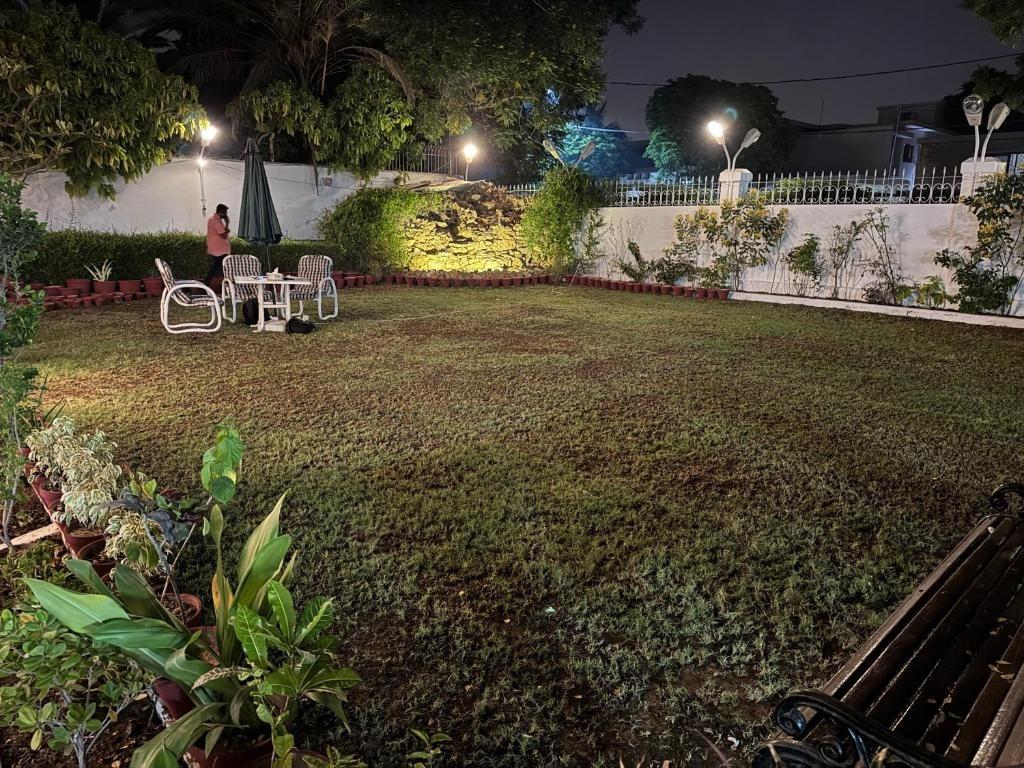 White House Karachi 43/48