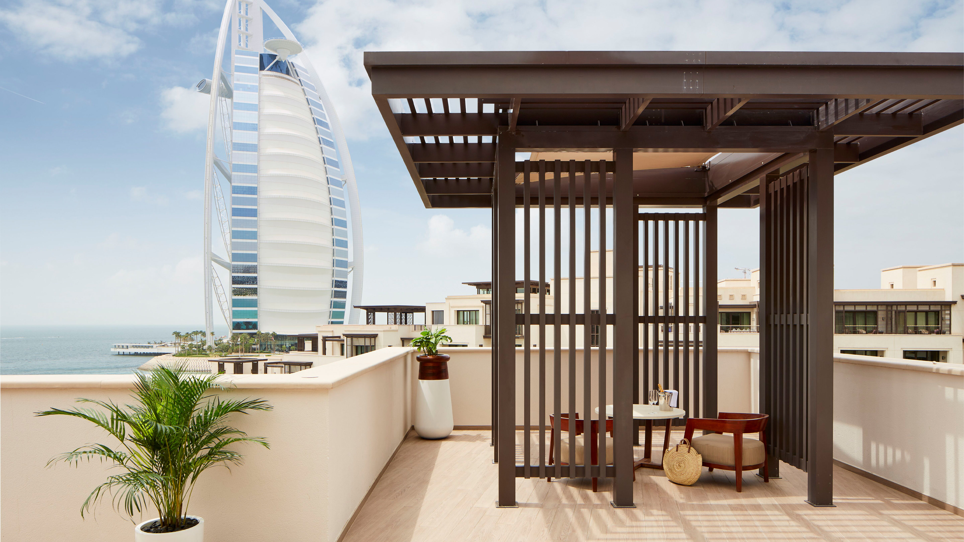SUITE, BURJ VIEW