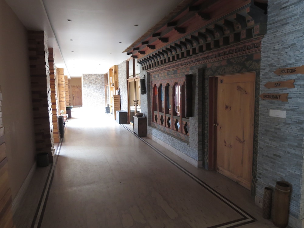 UDUMWARA RESORT 11/50