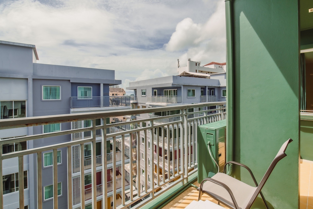 Elite Suites Patong 4/50