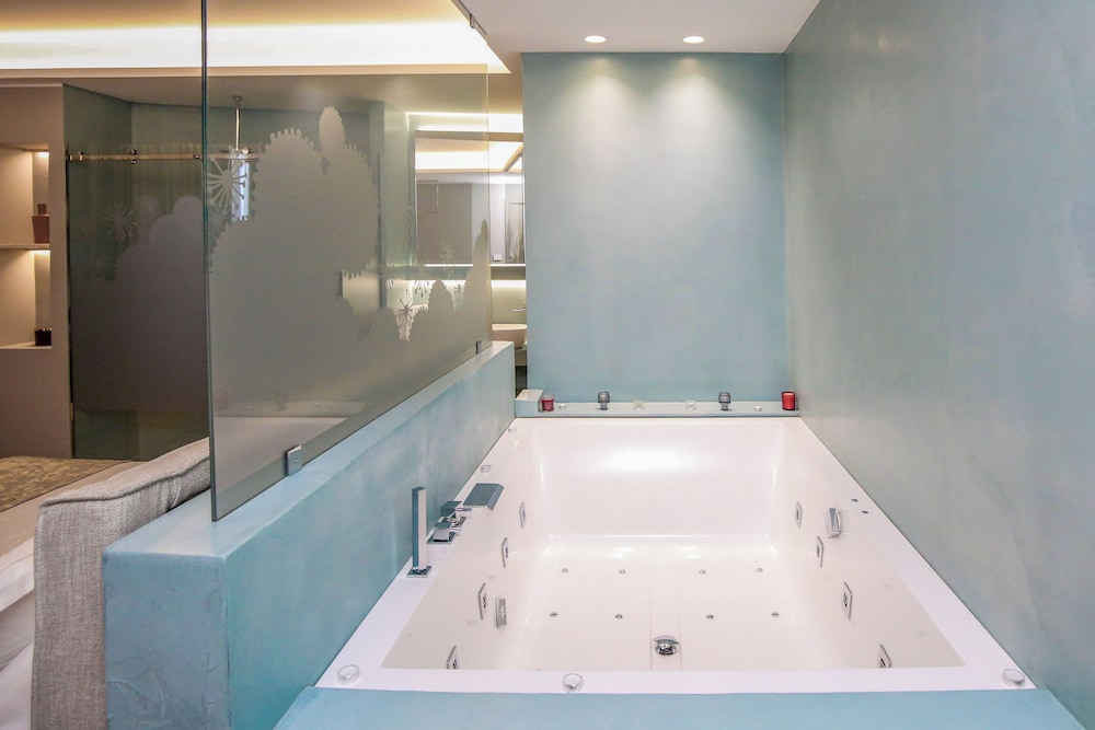 Hotel Vlora Priam, Affiliated by Melia 65/65
