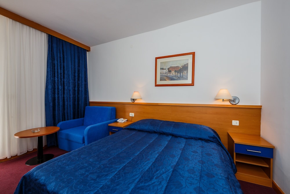 Hotel Medena Block A 27/50