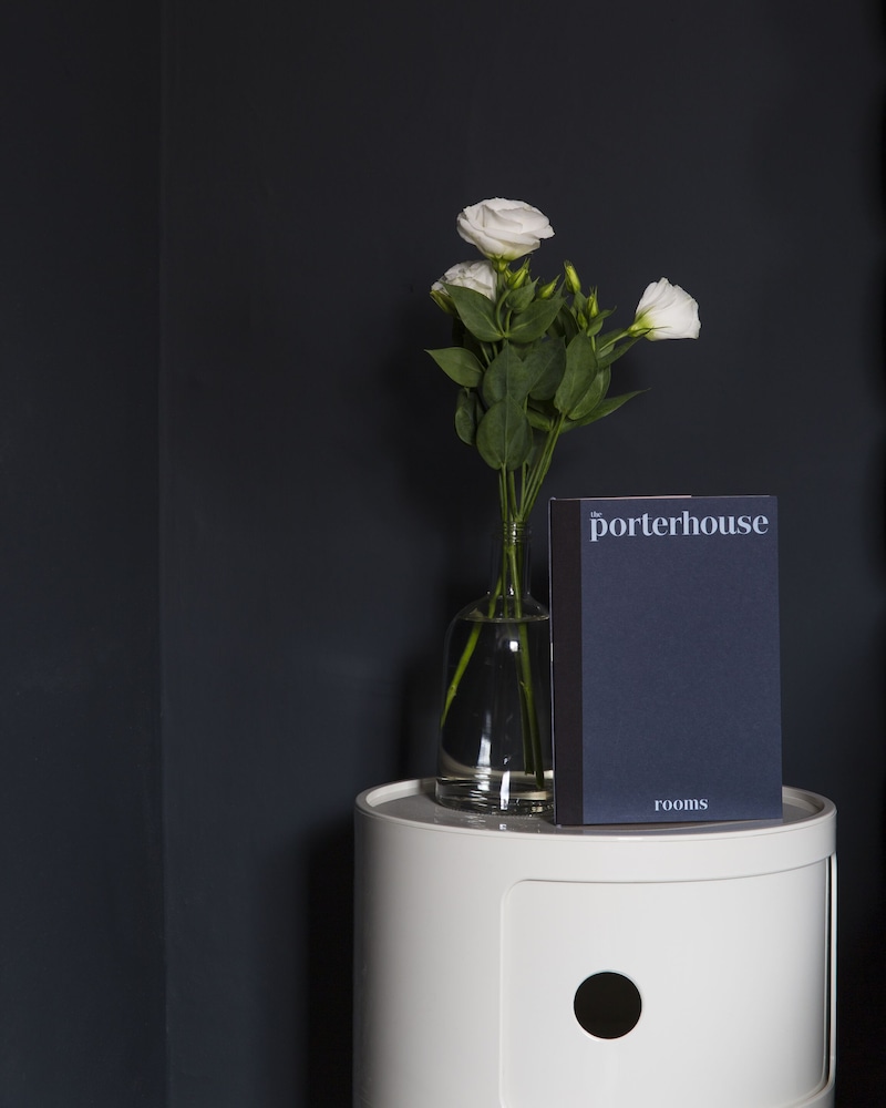 The Porterhouse Grill & Rooms 24/50