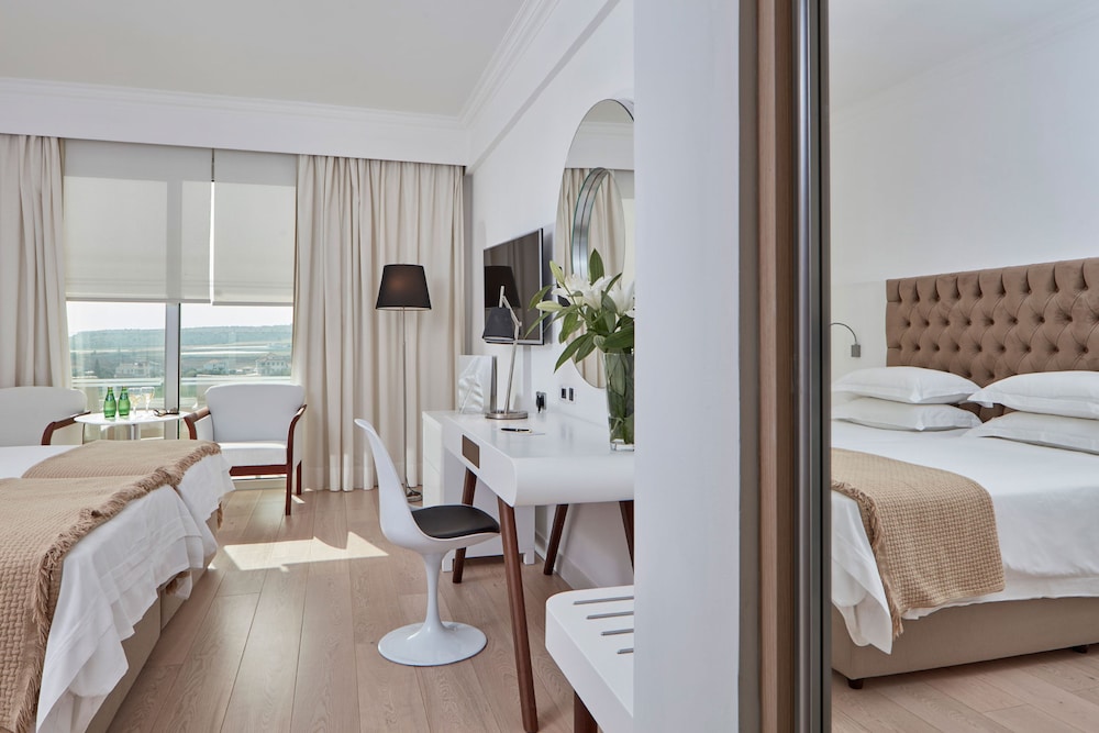Standard, Double Bed, Inland View