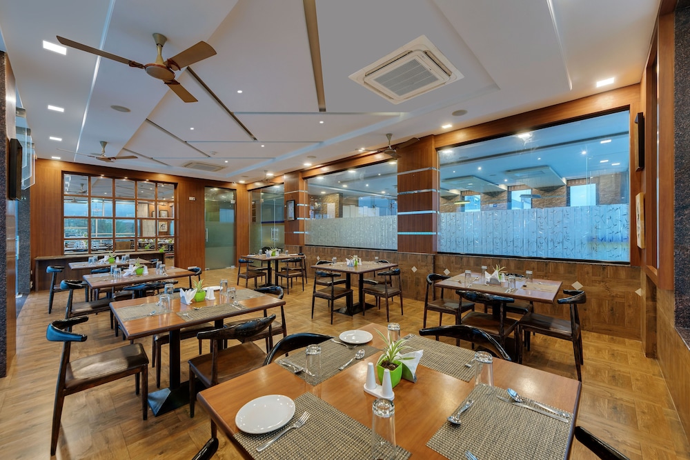 Click Hotel Sagar Plaza Chakan Pune 32/48