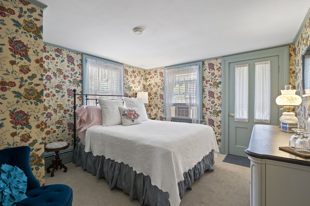 Westbrook Inn Bed and Breakfast 11/74