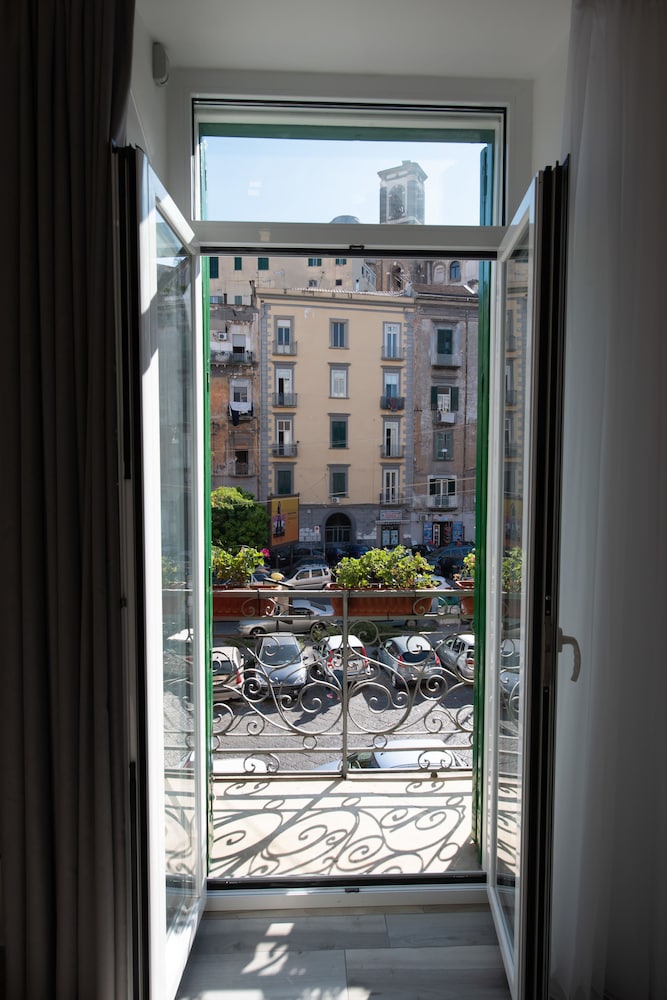 Hermes Rooms For Tourists 2/50