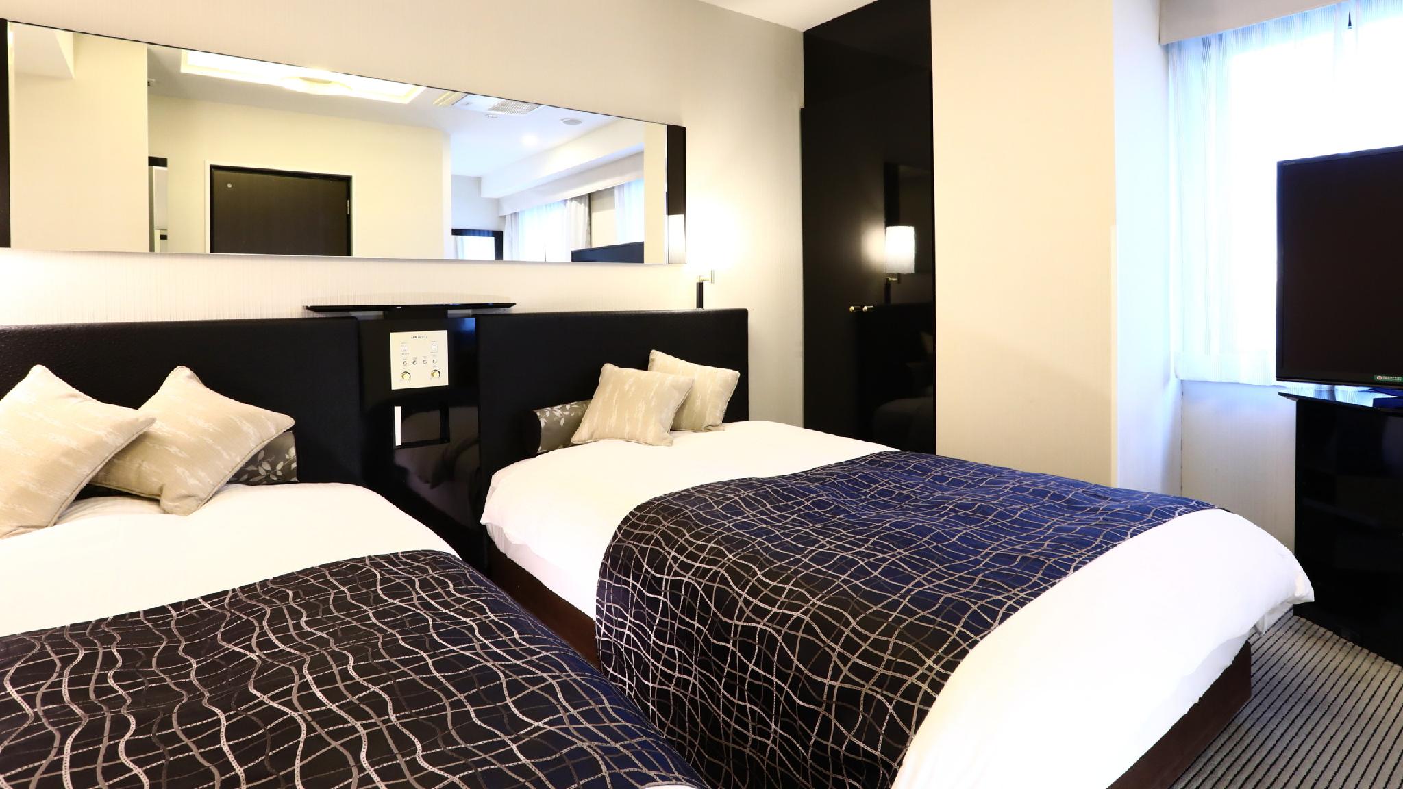 Deluxe, Suite, Twin Beds, Ocean View, Night View