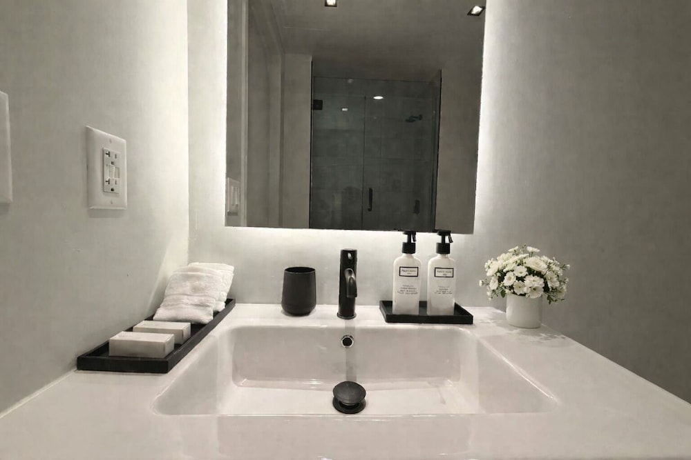 Dolce by Wyndham Miami Beach 54/59