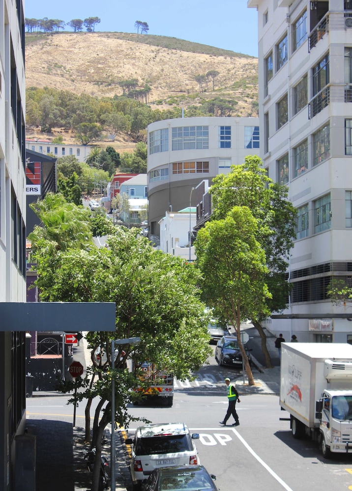 Long Street Boutique Hotel 64/71