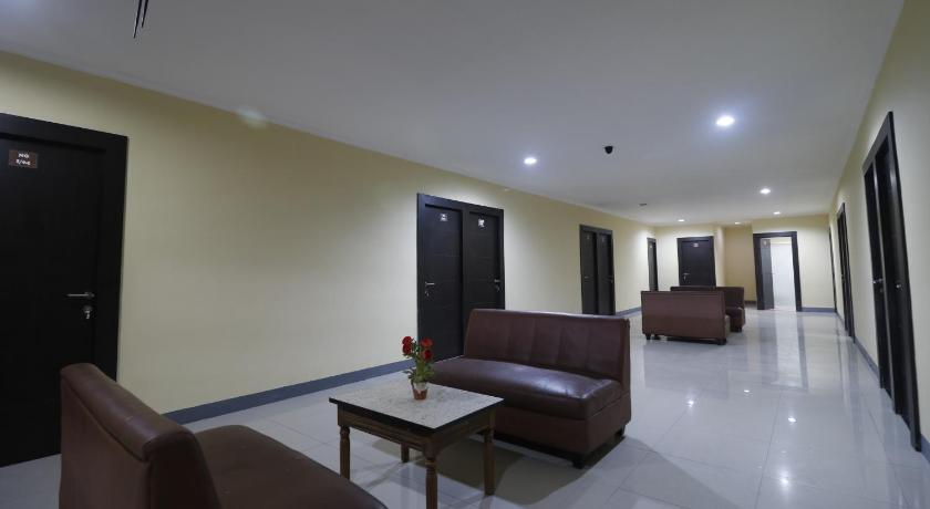 Reddoorz Near Itc Cempaka Mas 38/54