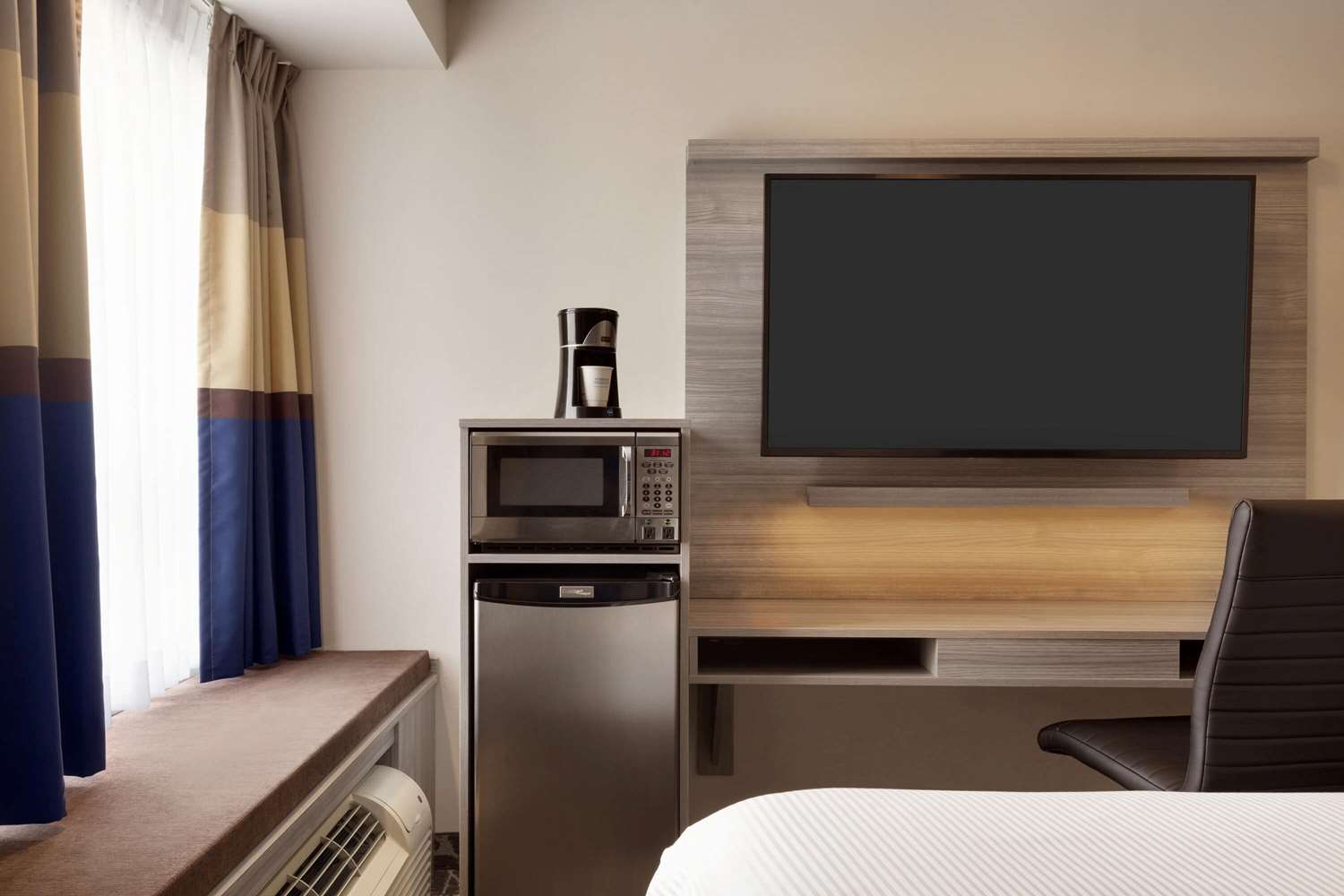 Microtel Inn And Suites By Wyndham Lloydminster 20/25