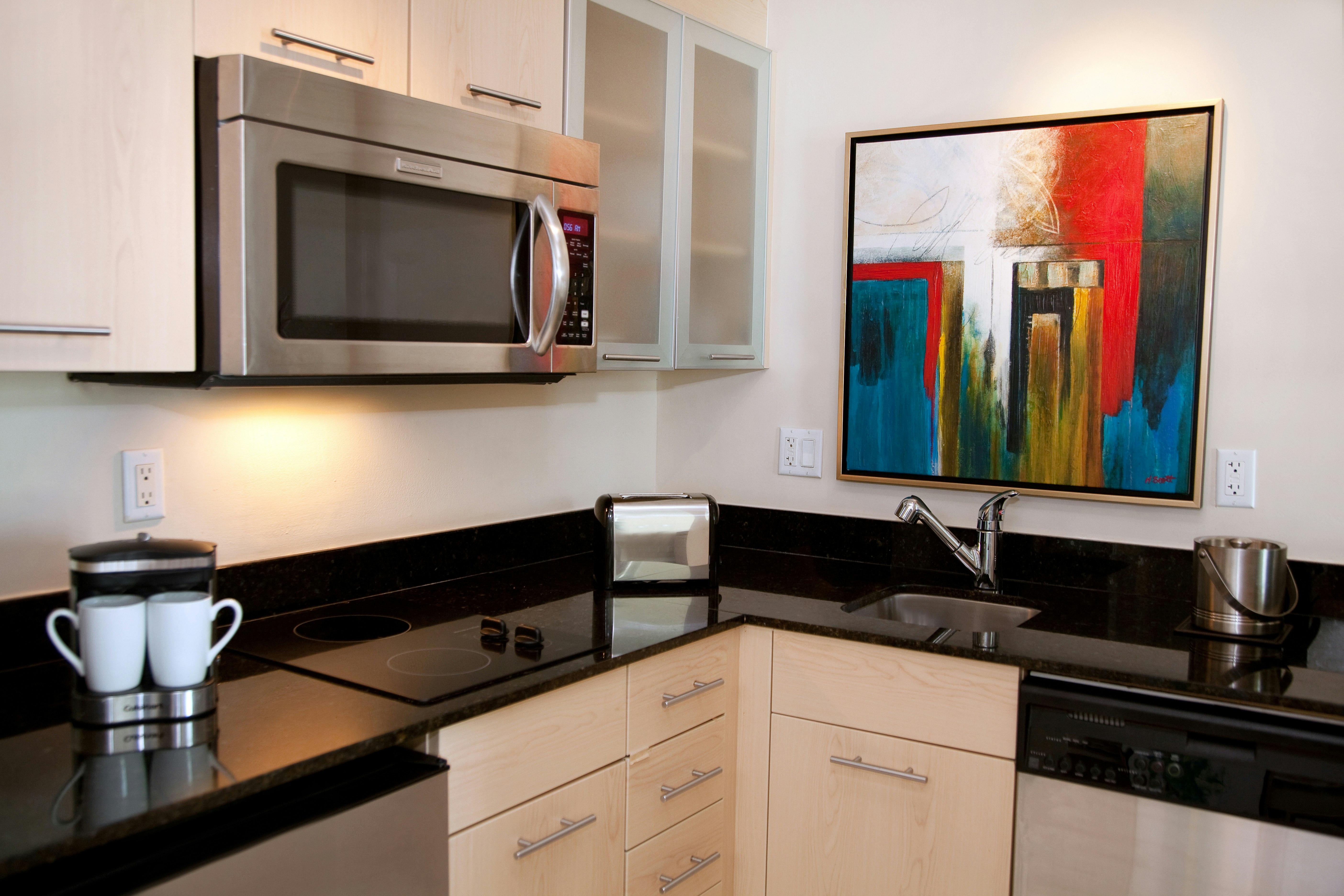 GALLERYone - a DoubleTree Suites by Hilton Hotel 79/81