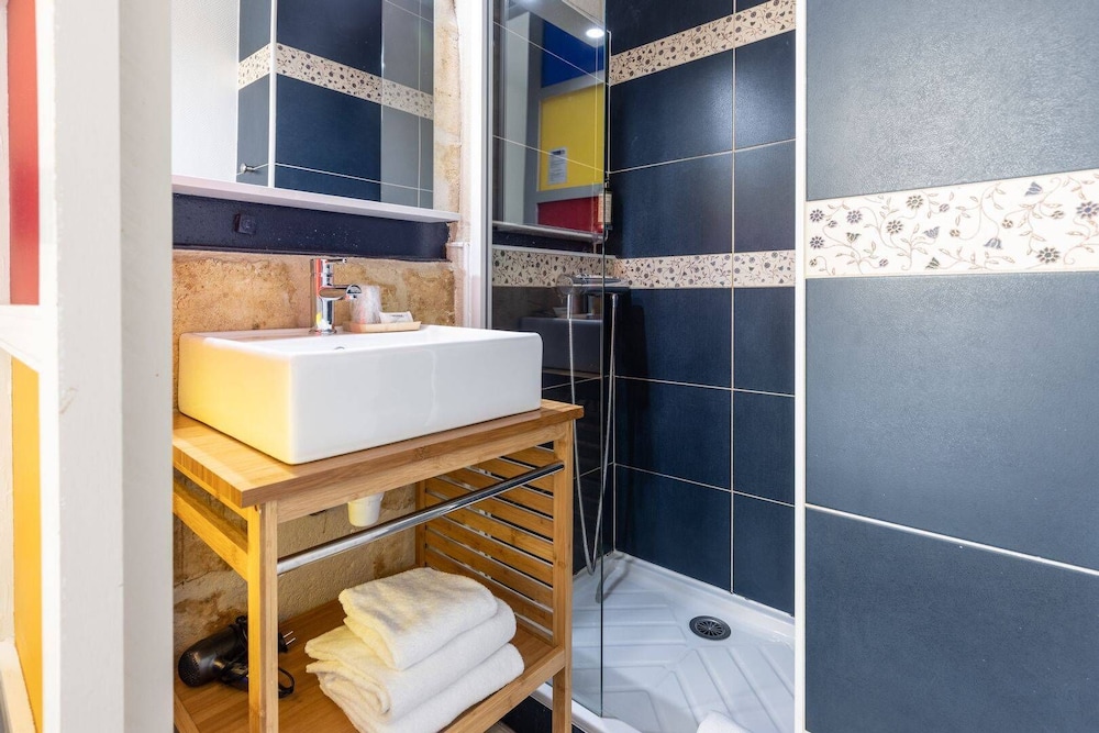 Hotel La Tour Intendance, Bordeaux 59/60