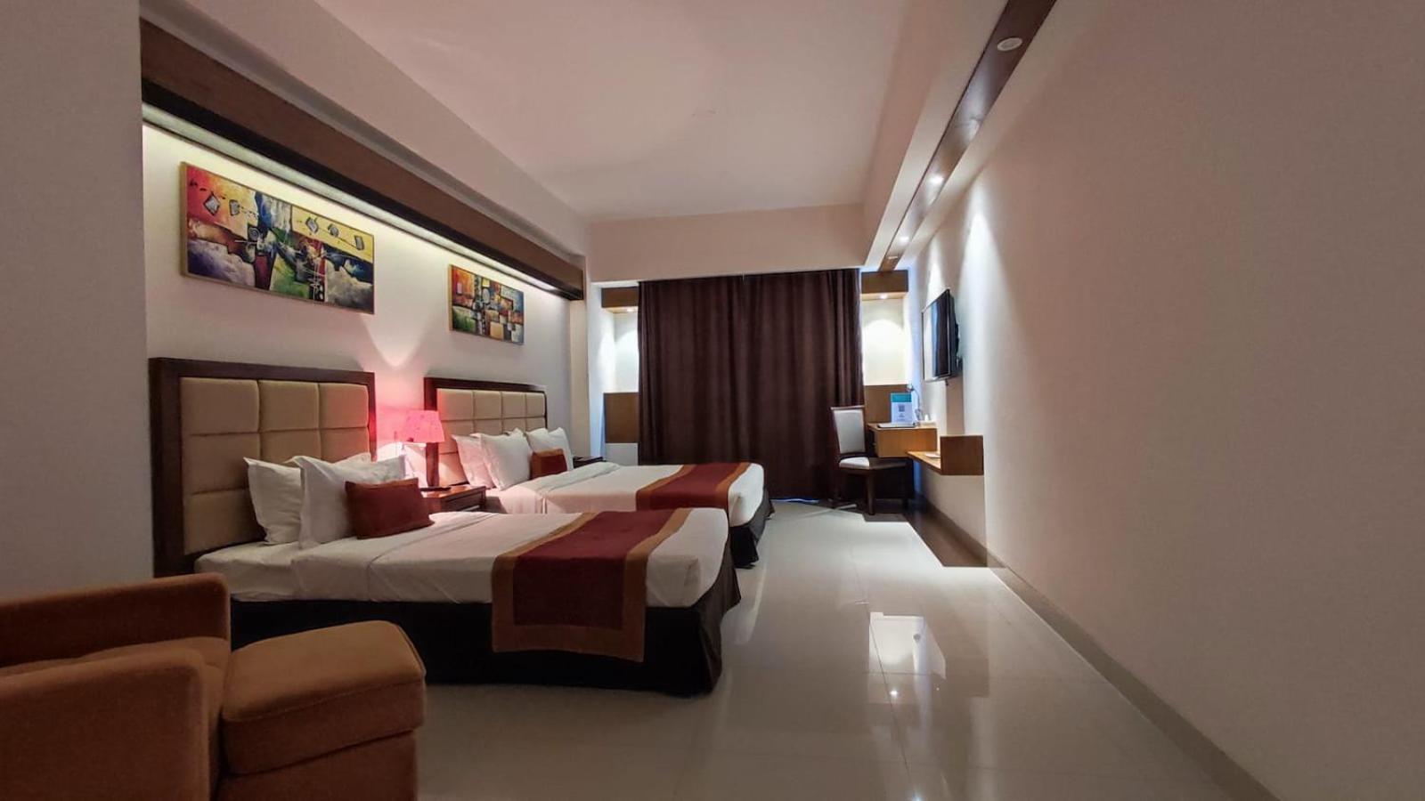 Royal Tulip Sea Pearl Beach Resort & Spa 28/64