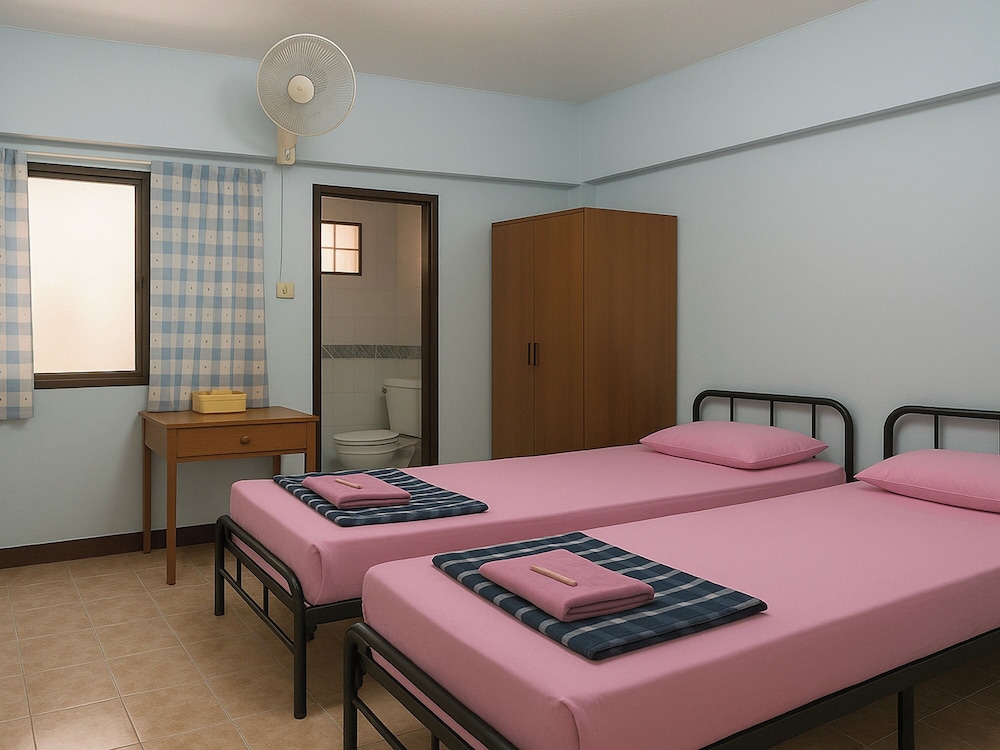 STANDARD, TWIN BEDS, WITH FAN
