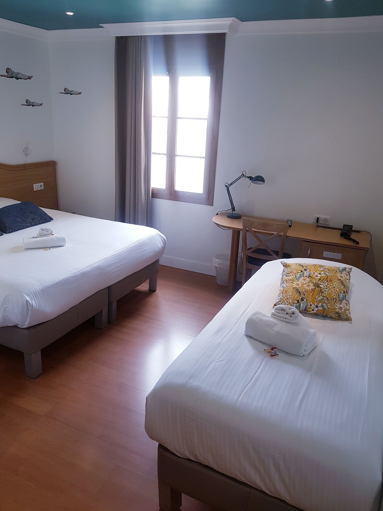 ROOM, TRIPLE
