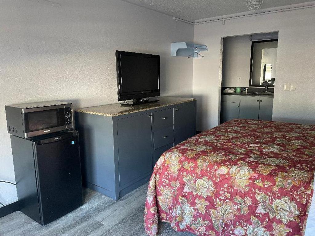 Budgetel Inn and Suites 15/20