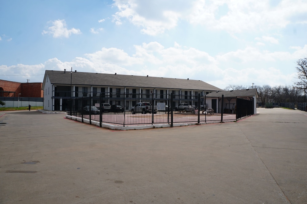 Sherman Inn 46/46