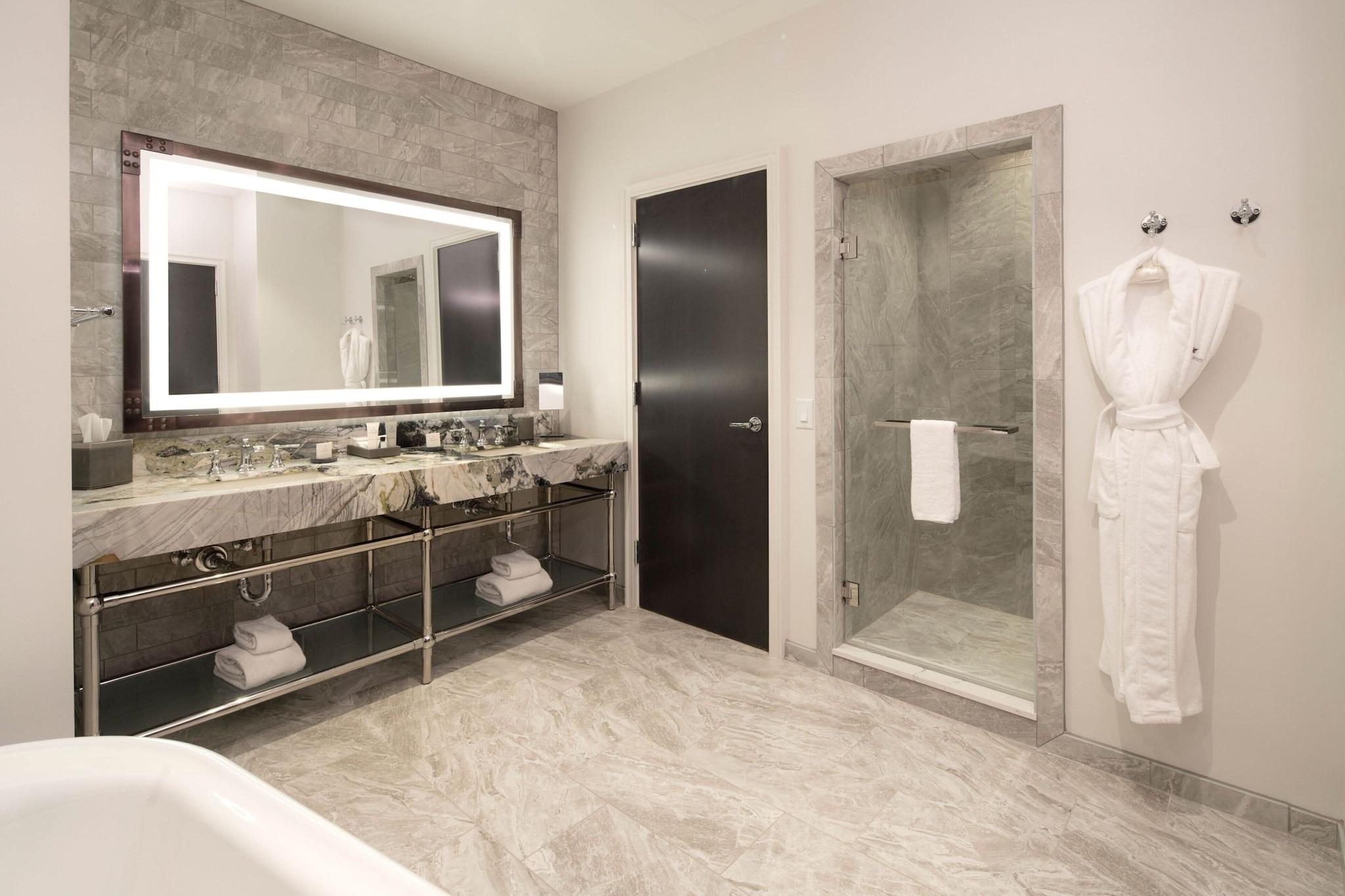 غرفة بسرير كينج، Jw Marriott Savannah Plant Riverside District 5/10