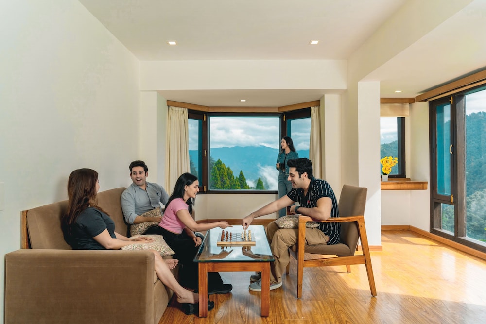 Country Inn Premier Pacific Mall Road Mussoorie 35/60