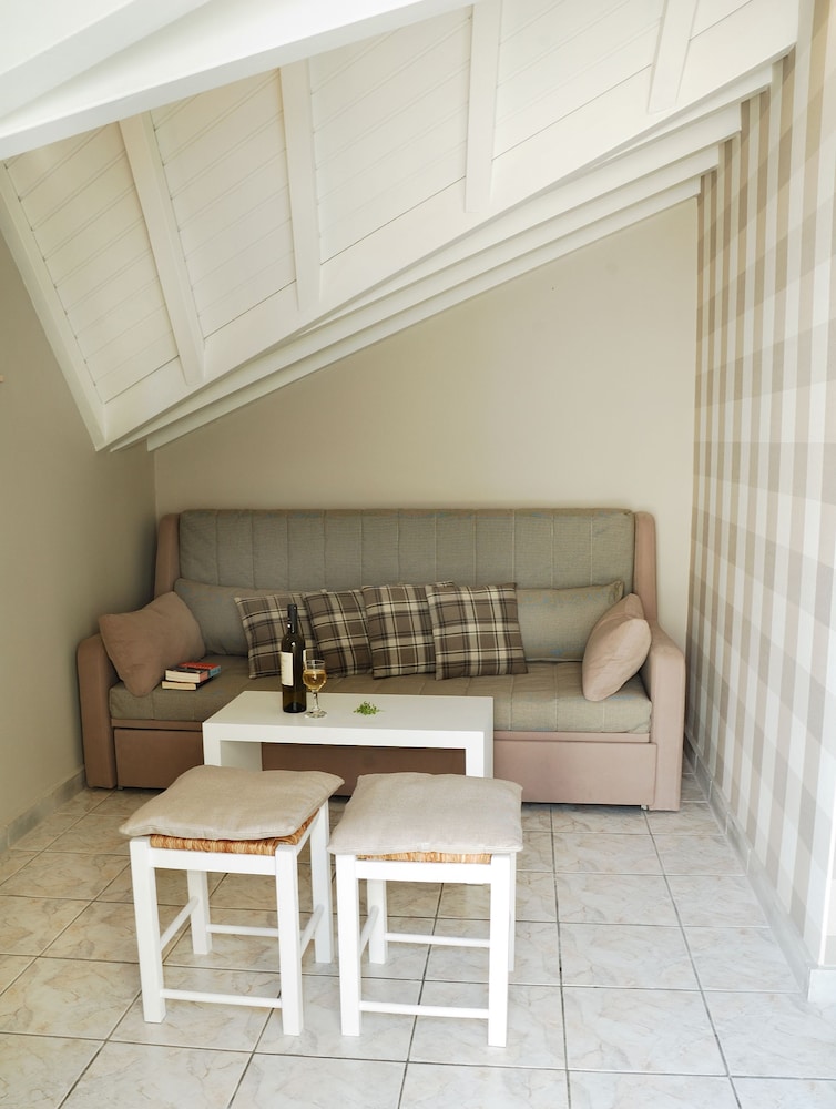 Ariadnes Holiday Accommodation I 36/50