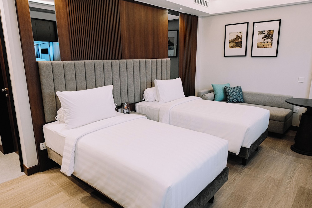 Deka Hotel Surabaya HR Muhammad 16/50