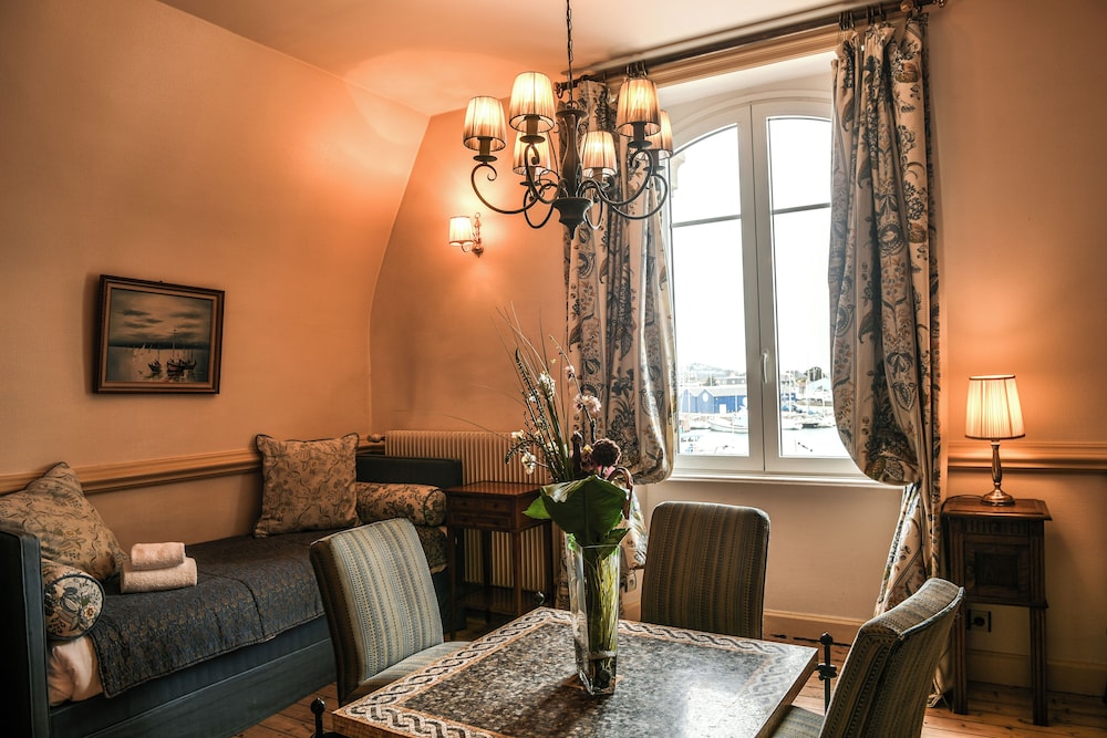 Hotel Le K Loys 32/50