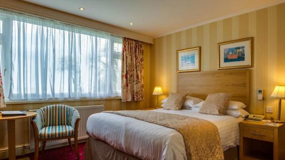 Langstone Cliff Hotel 26/80