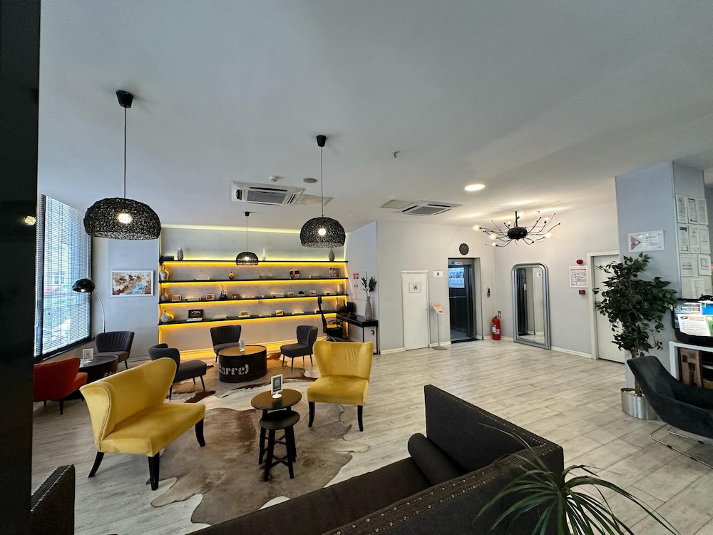 TEMPO FAIR SUITES 42/65