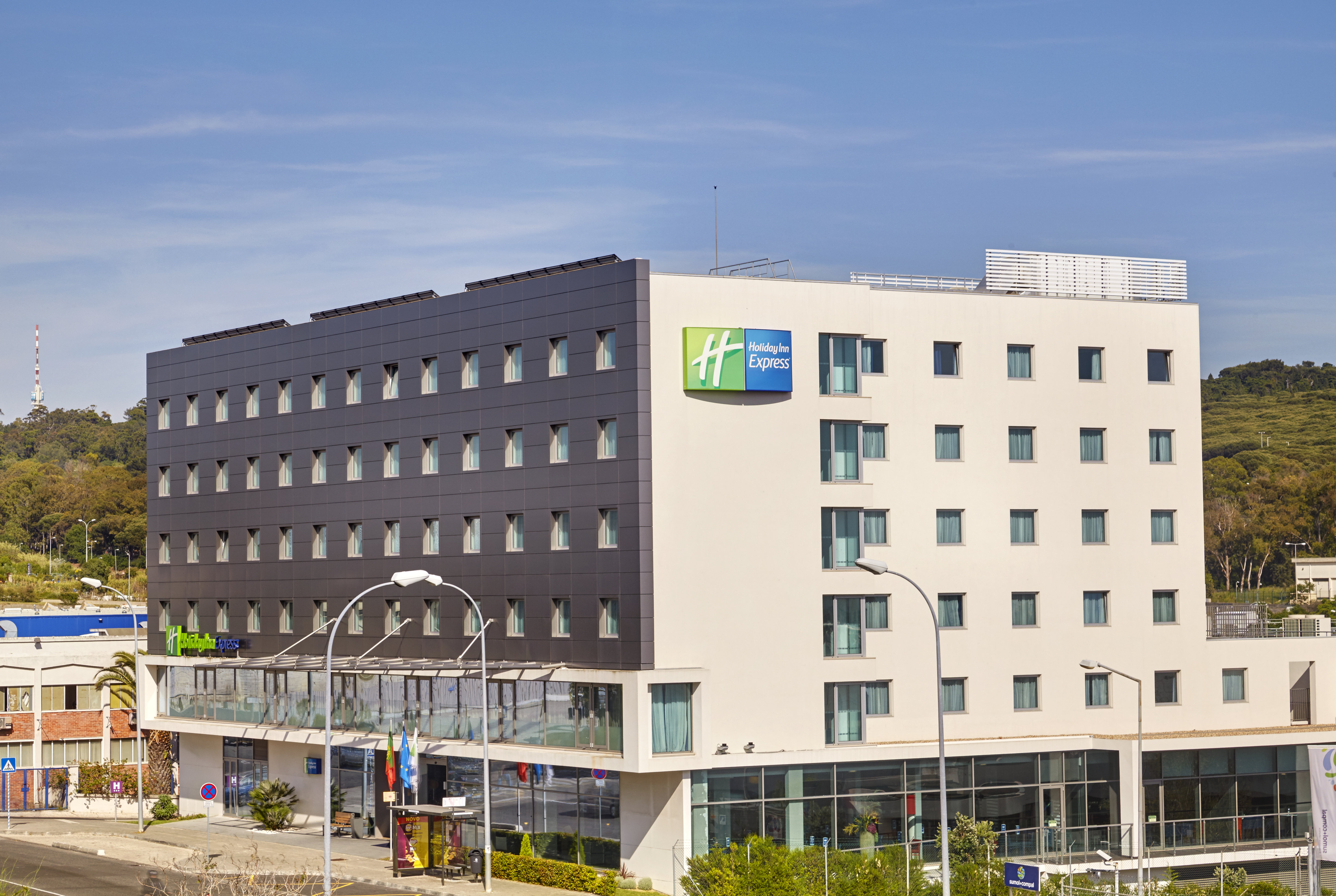 Holiday Inn Express Lisbon Alfragide 3/35