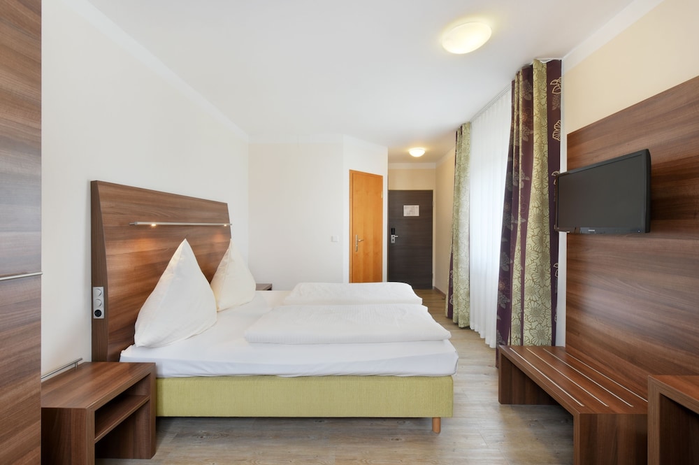 COMFORT, DOUBLE BED