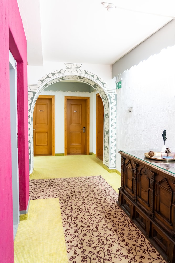 Hotel Rosatsch 7/49