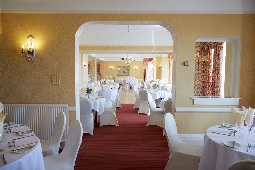 The Palm Court Hotel 39/50