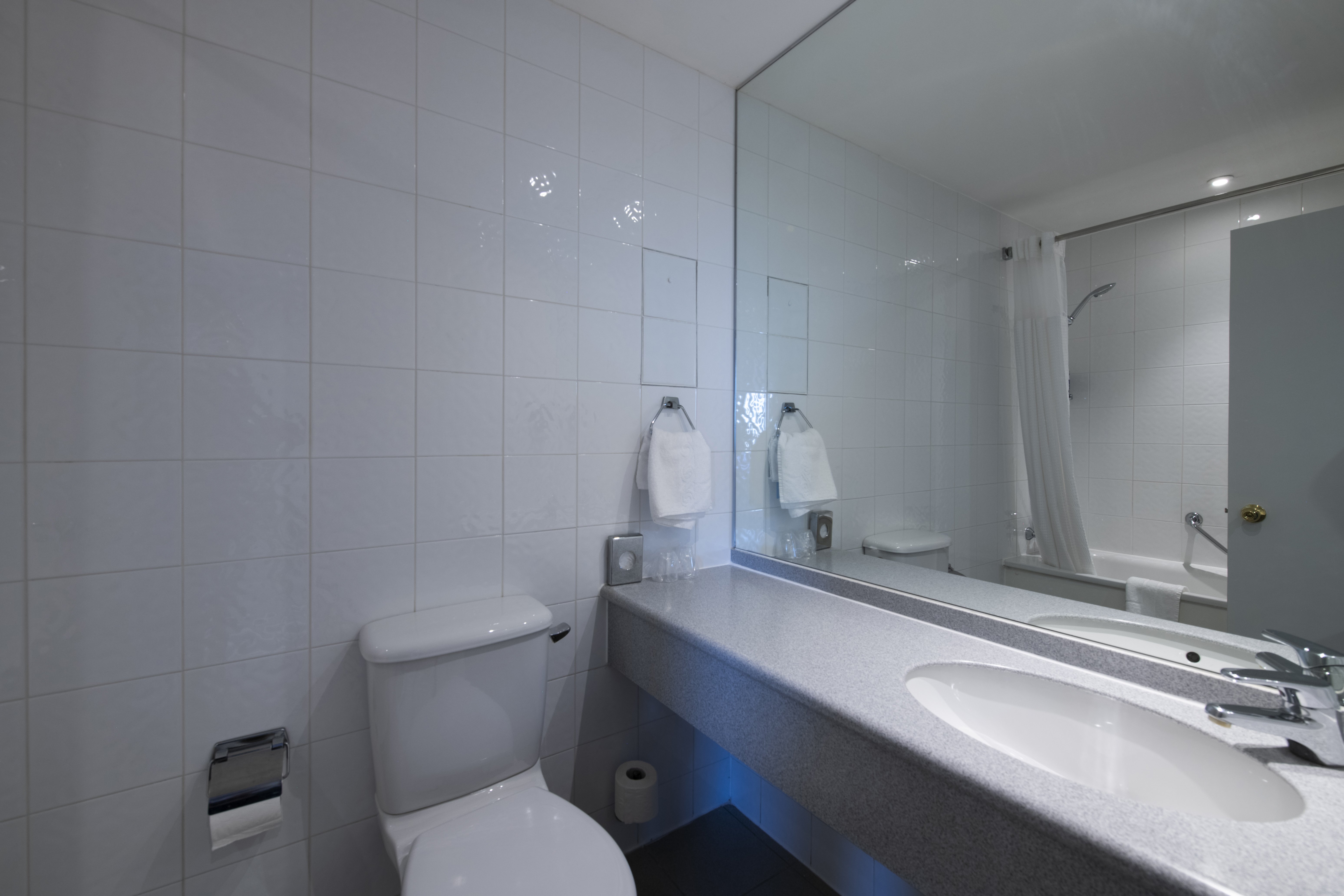 Holiday Inn Express Edinburgh City West 51/52